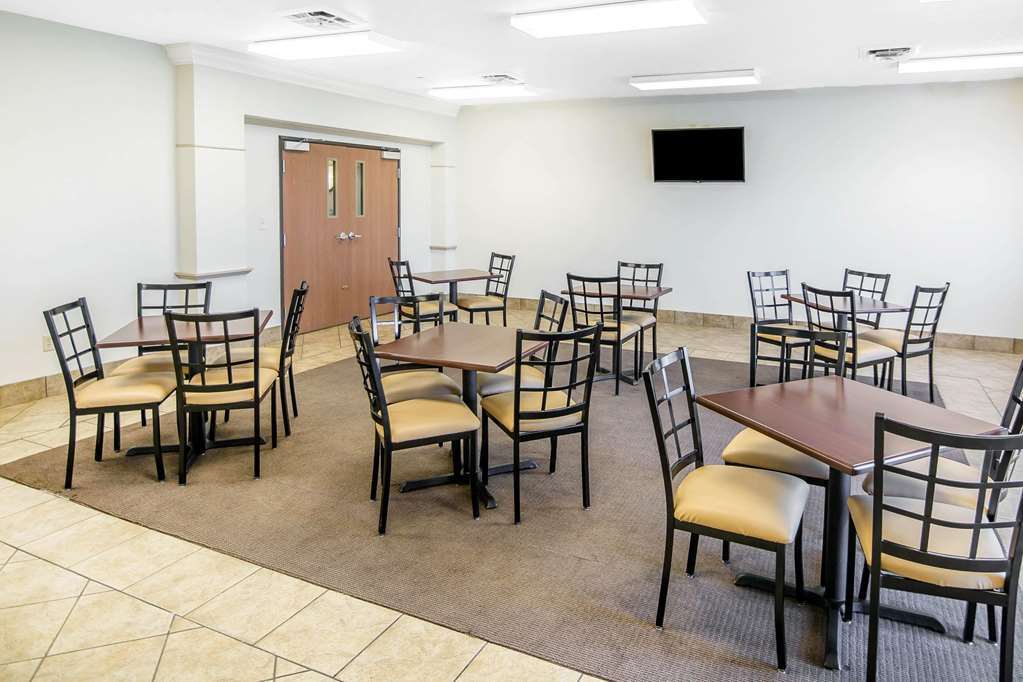 Quality Inn Parsons North Restaurang bild